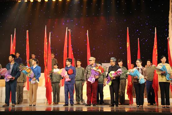 Macintosh HD:Users:apple:Desktop:大地之光:大地之光剧照:落幕:IMG_2453.JPG